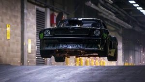 top-gear-vypustil-rezhisserskuyu-versiyu-drifta-kena-bloka-po-londonu